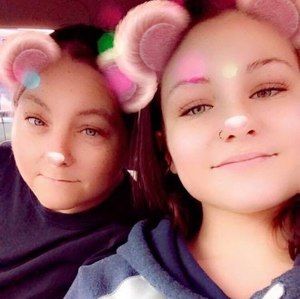 Meet your Posher, Holly